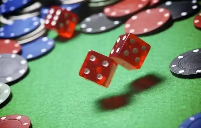 gamex অ্যাপে লগইন করে স্পোর্টস বেটিং উপভোগরত মোবাইল ব্যবহারকারী